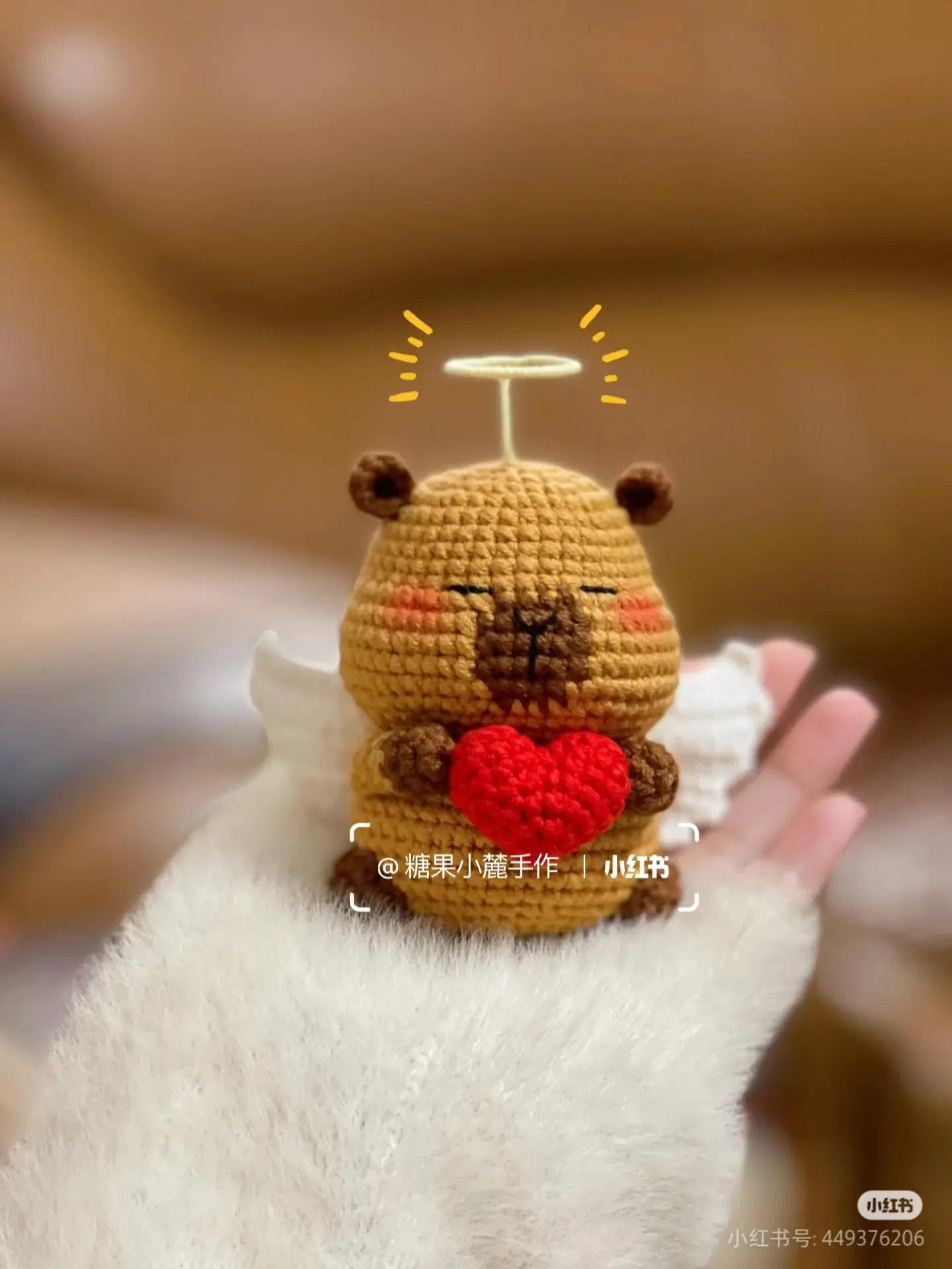 Mẫu móc len dễ thương Capybara thiên thần
