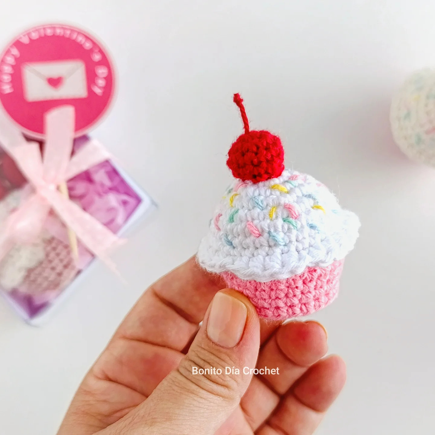 Patrón amigurumi cupcake San Valentín PDF
