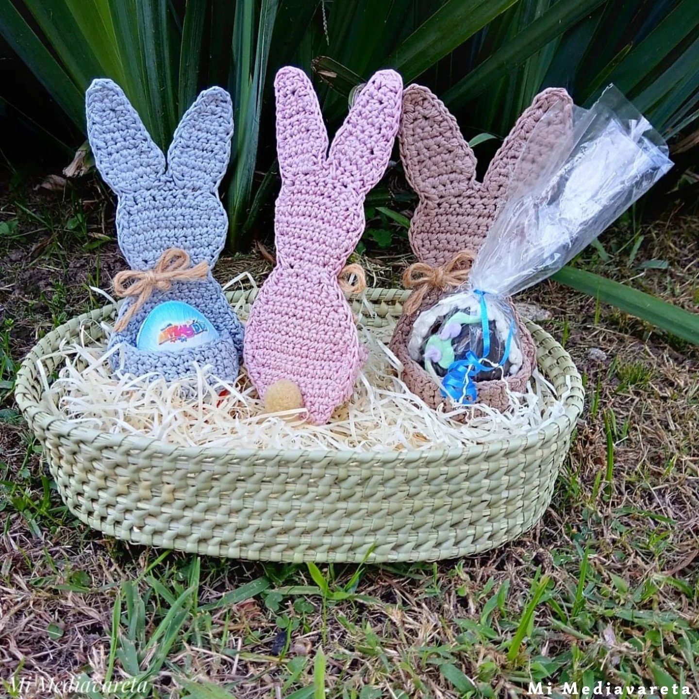 PATRÓN: Conejito de Pascua tejido a crochet.