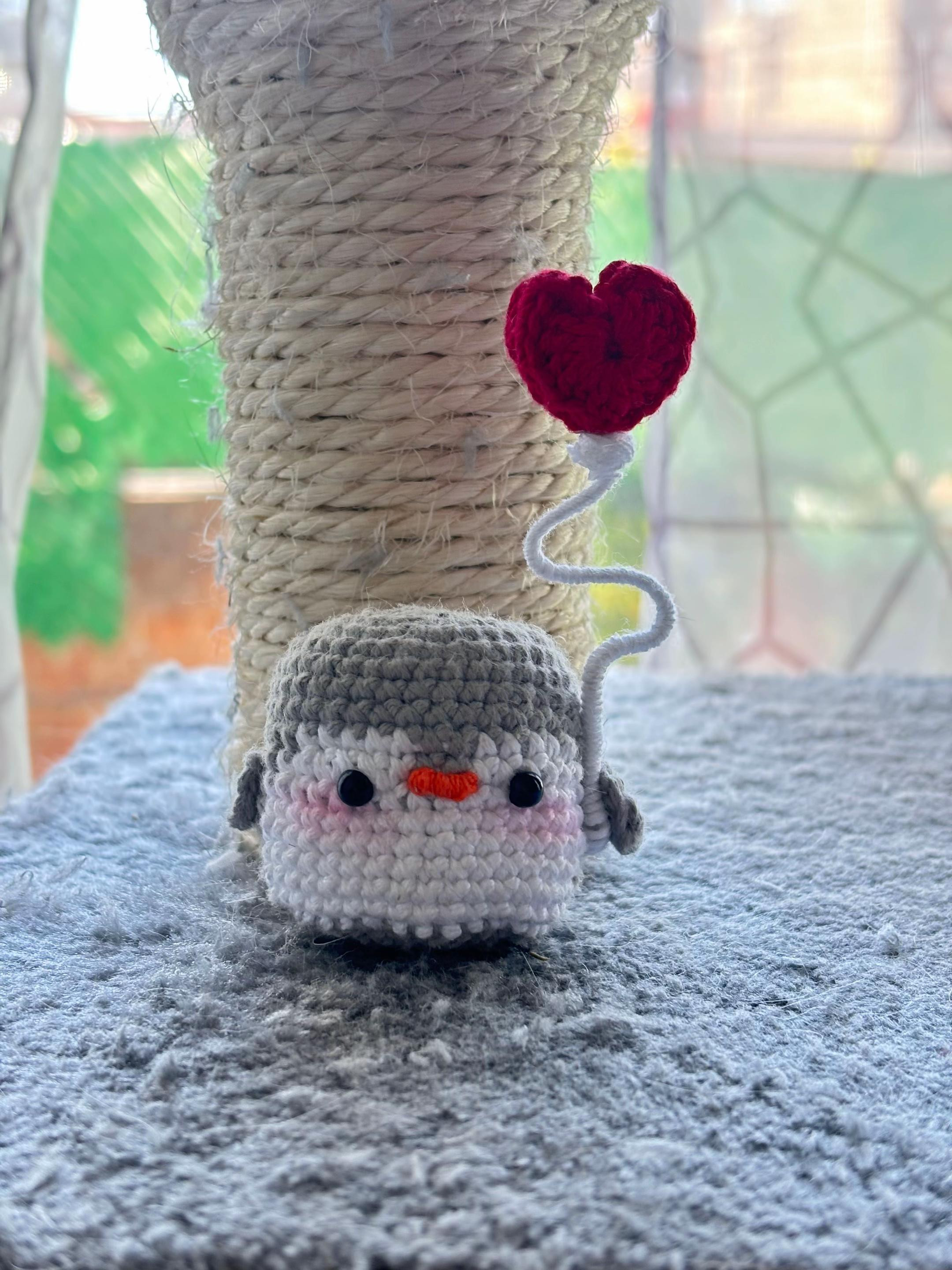 Patrón de crochet de pingüino con corazón para San Valentín
