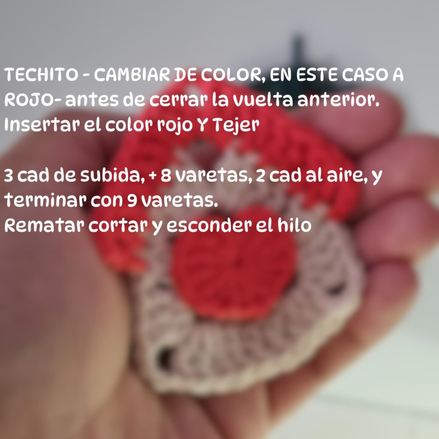 Patrón gratis: Casita navideña tejida a crochet
