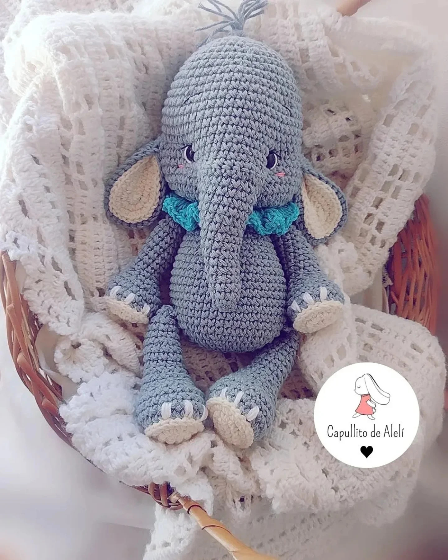 Patrón Mini Baphomet: Amigurumi tejido a crochet.