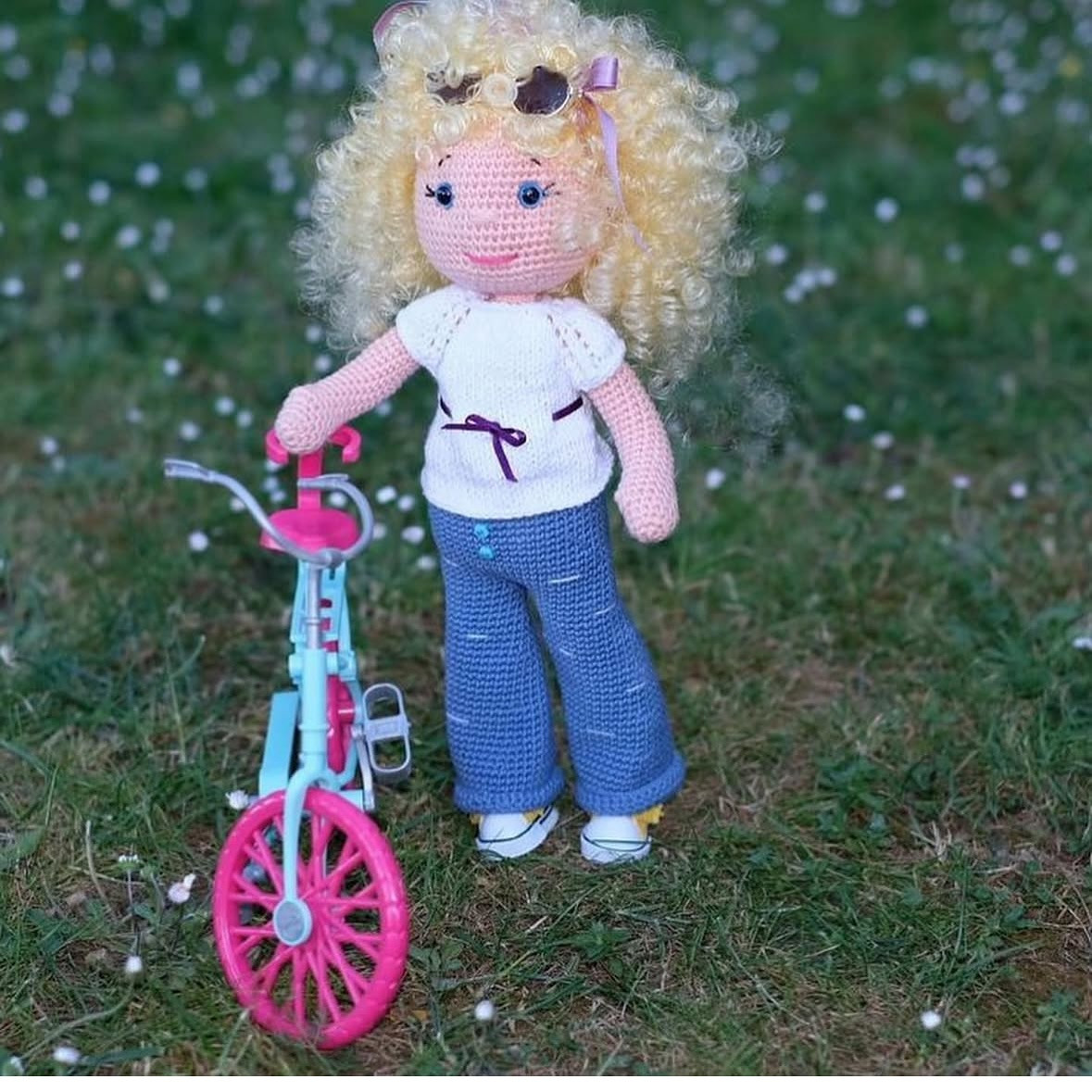 Pembe Dügme Amigurumi Bebek Pantolon ve Bluz Tarifi
