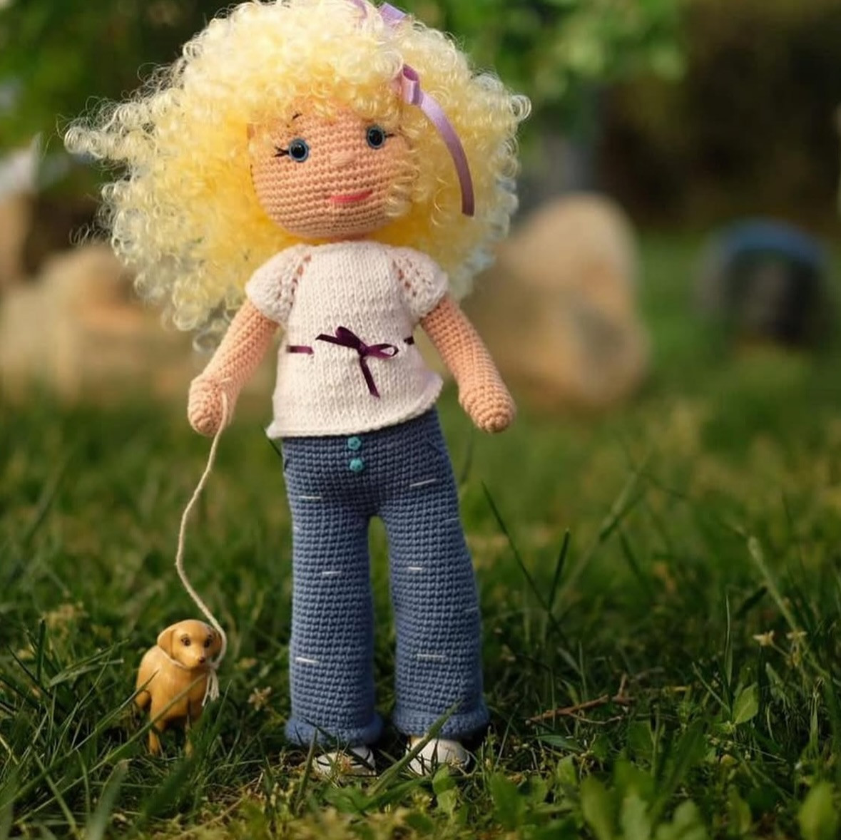 Pembe Dügme Amigurumi Bebek Pantolon ve Bluz Tarifi