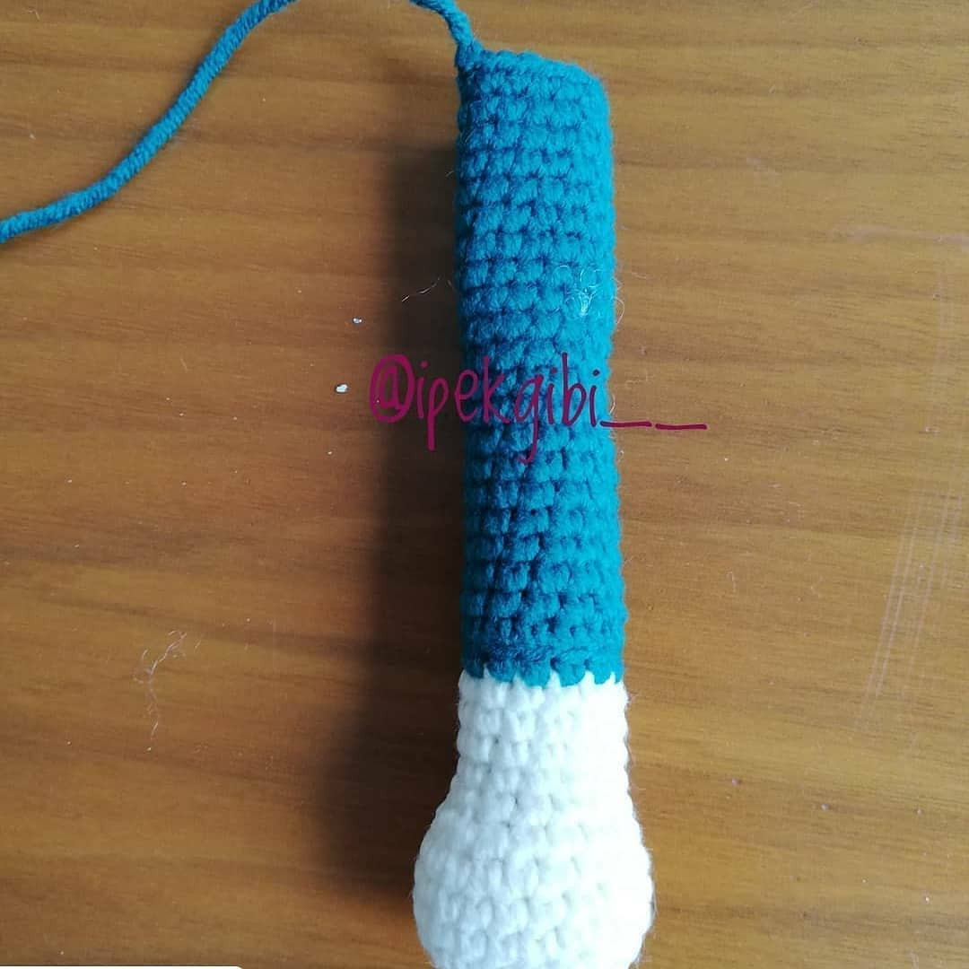 Ücretsiz İpek Bebek Ayak ve Bacak Örgü Tarifi