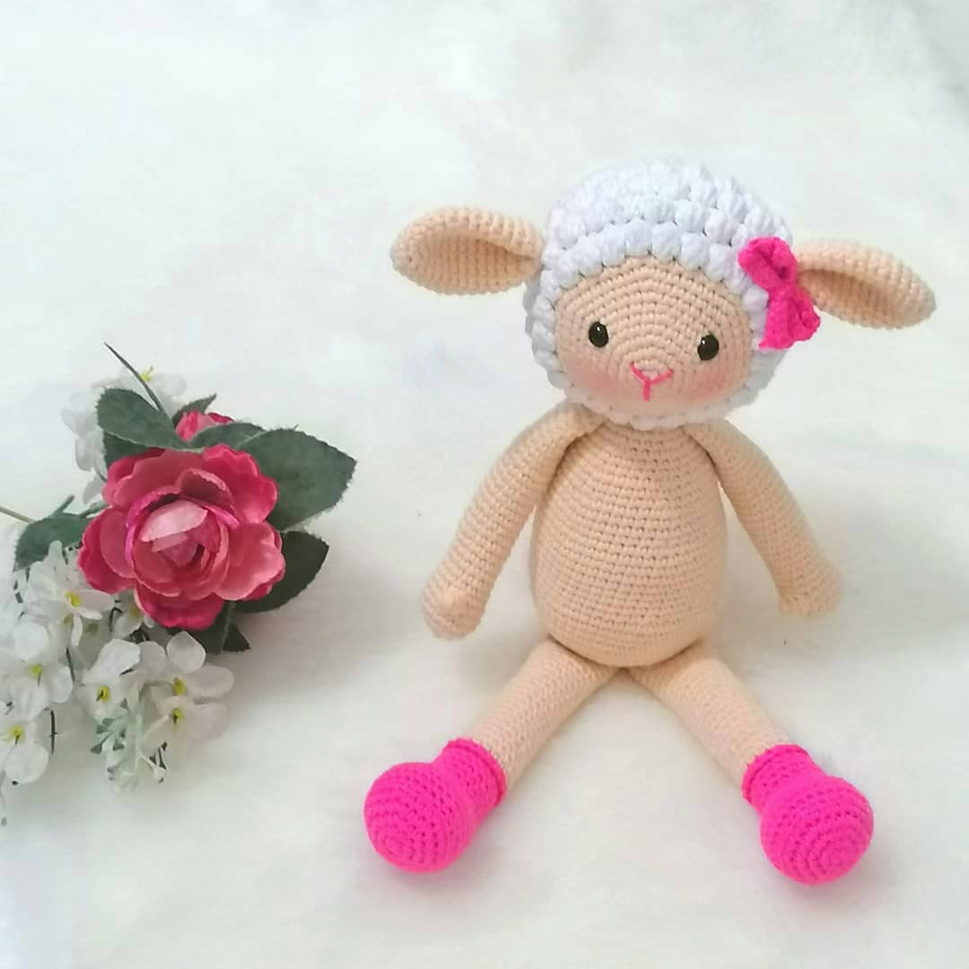 Ücretsiz Kuzu Amigurumi Tığ İşi Tarifi Tulumlu Kuzu❤️❤️
