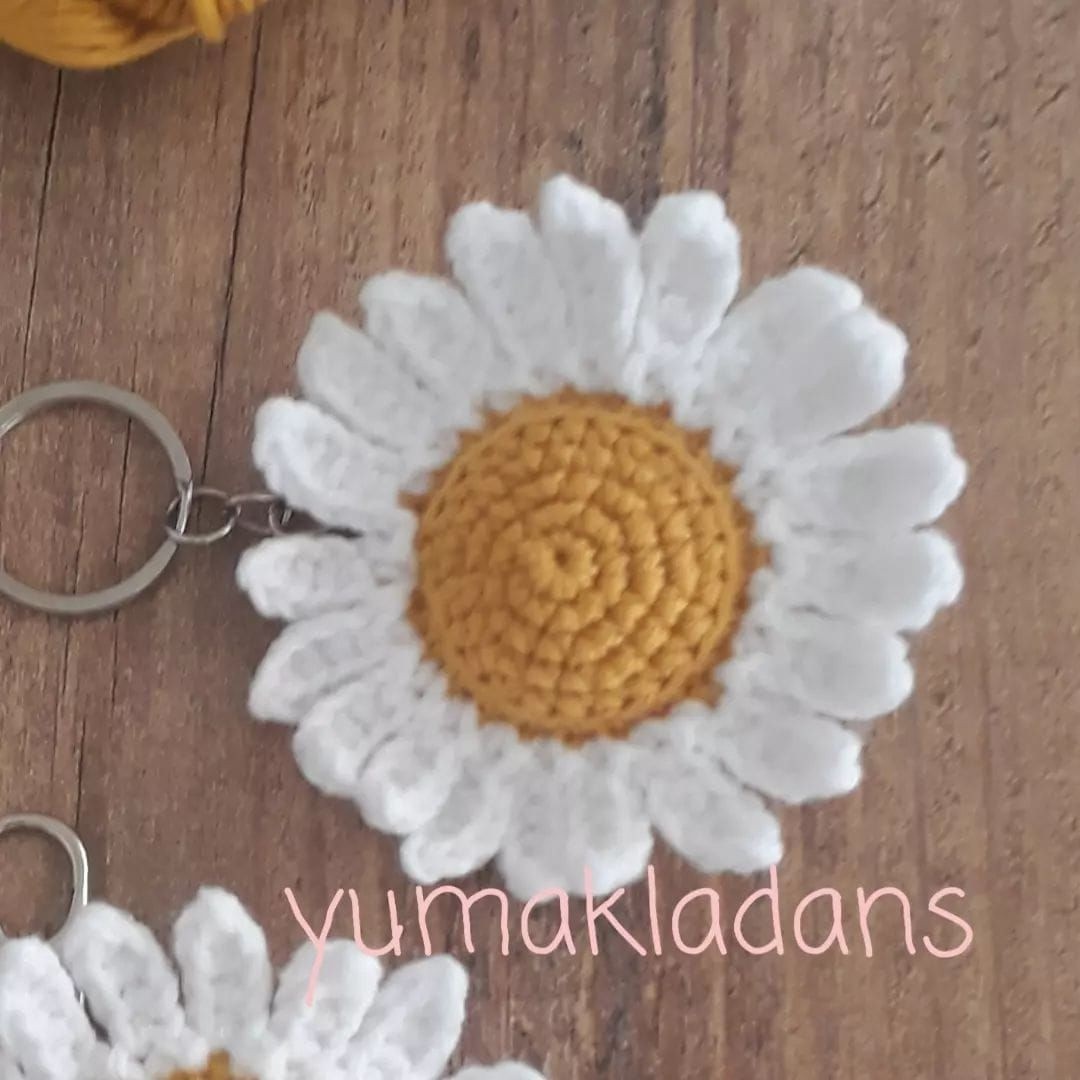 Yumakdan Sevimli Papatya Anahtarlık Tarifi
