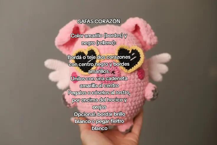 "Amorito, el cerdito volador": Patrón de crochet tierno para hilo velvet o chenille