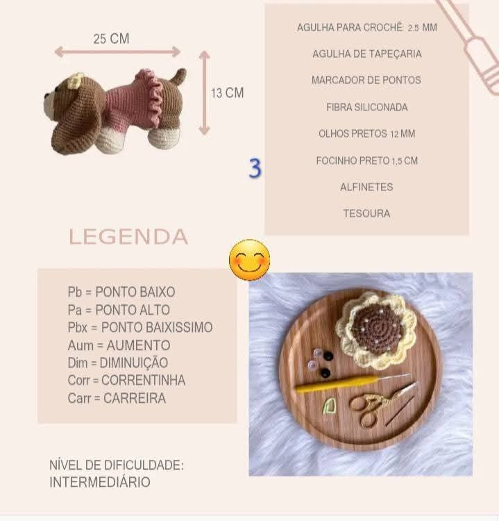 Cachorrinho Amigurumi Fofo com Vestido Verde e Laço Rosa