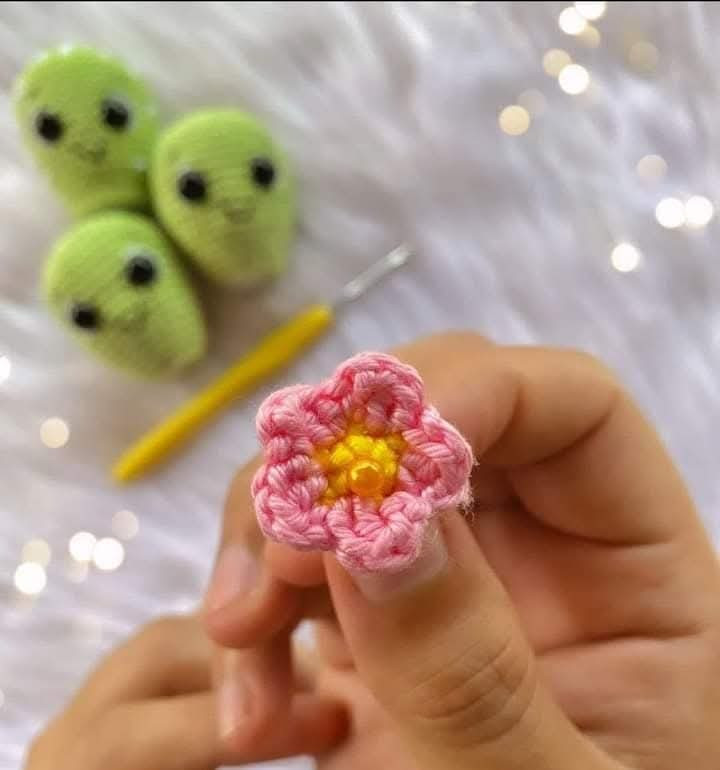Cacto de Crochê Amigurumi com Flores: Um Guia de Criação Criativa