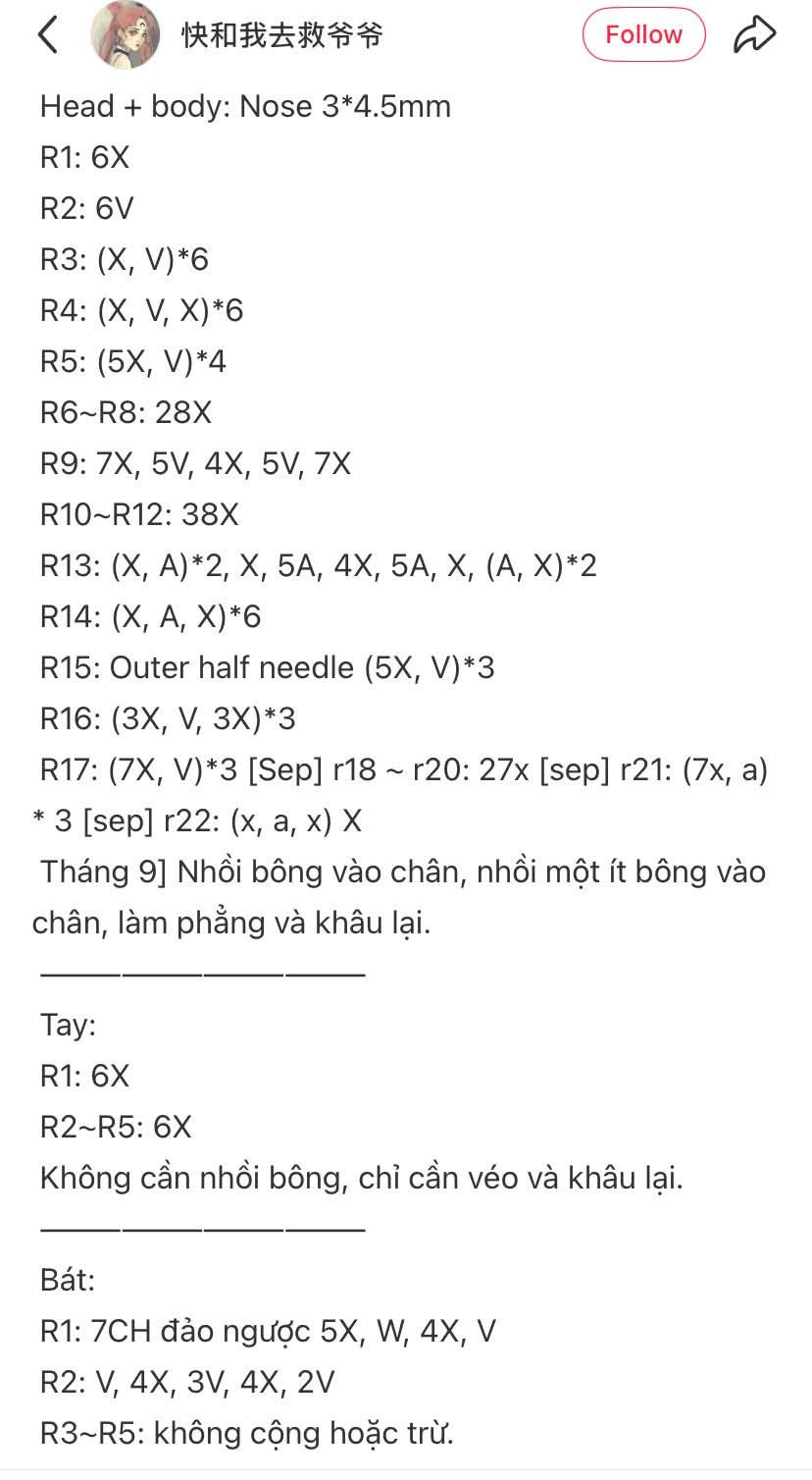Chú gấu bông móc len dễ thương đang thưởng thức tô mì