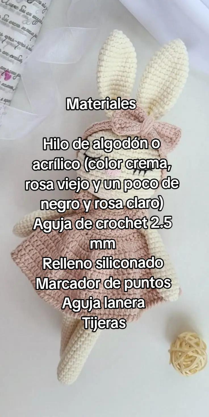 "Conejita amigurumi soñadora: patrón de crochet intermedio y minimalista"