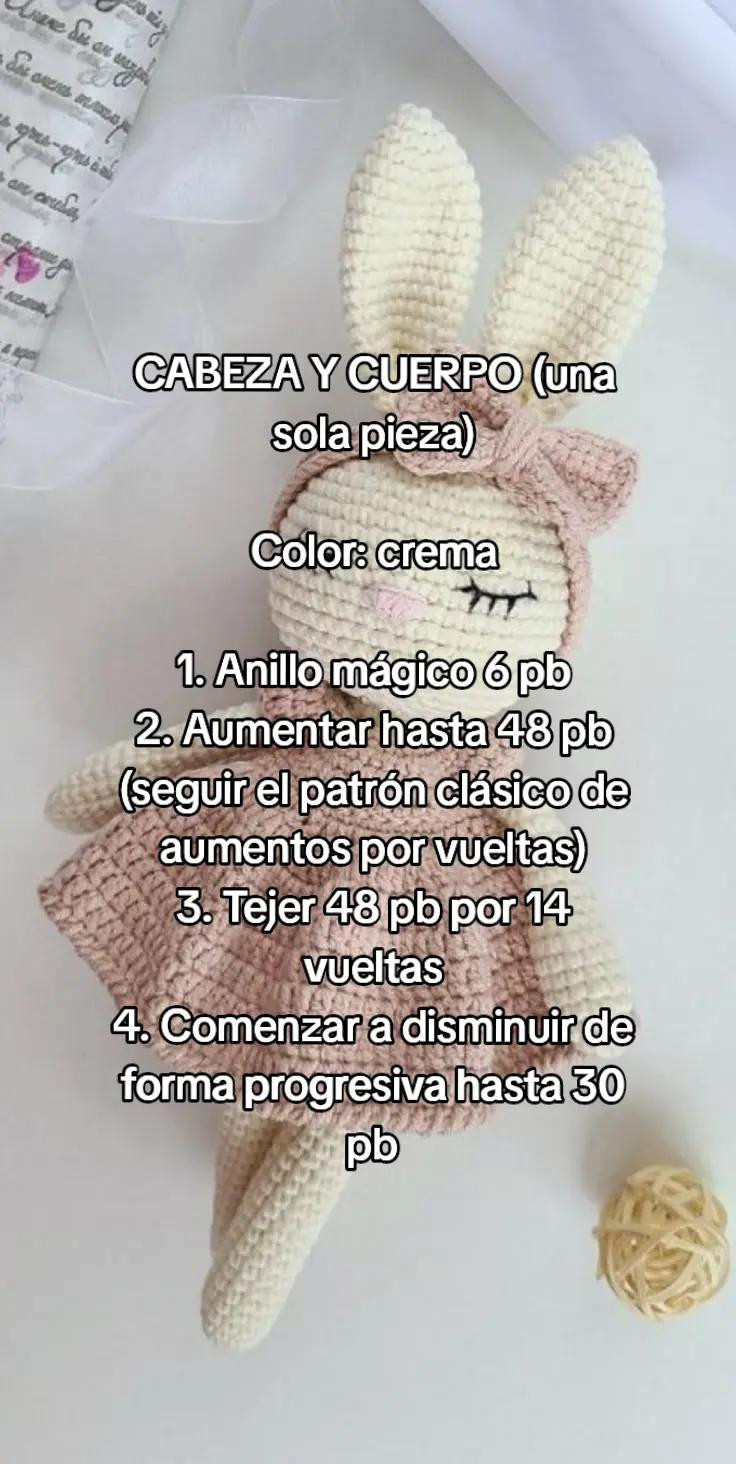 "Conejita amigurumi soñadora: patrón de crochet intermedio y minimalista"