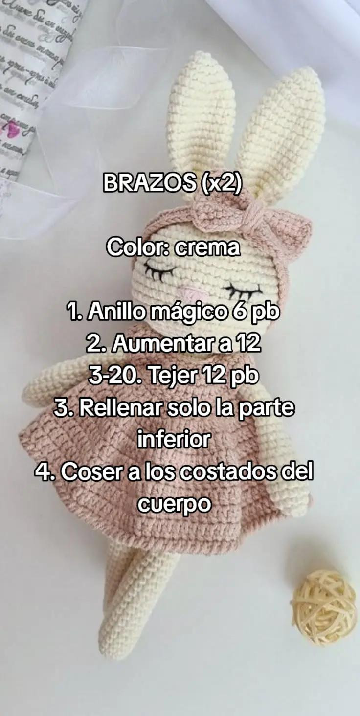 "Conejita amigurumi soñadora: patrón de crochet intermedio y minimalista"