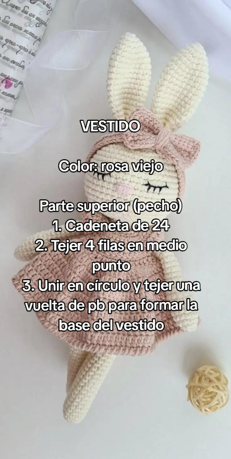 "Conejita amigurumi soñadora: patrón de crochet intermedio y minimalista"