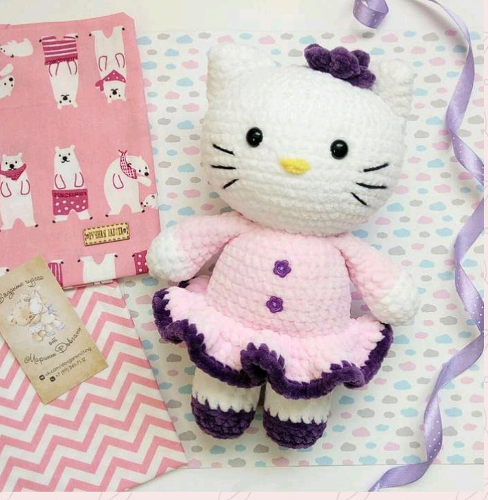 Игрушка Hello Kitty крючком: схема и описание вязания