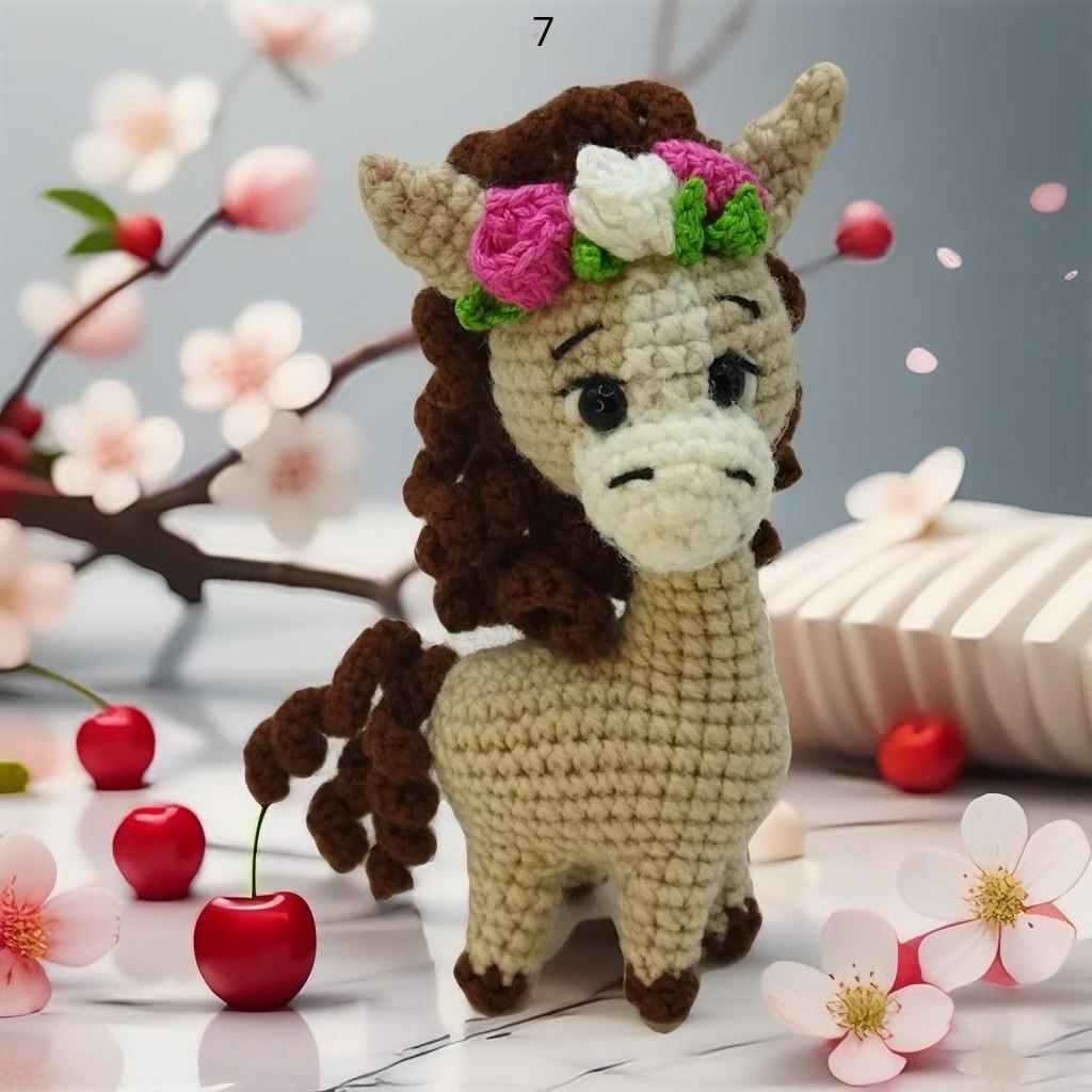 Изготовление вязаной игрушки лошадки амигуруми с цветочной короной