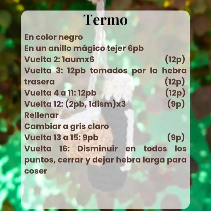 Mate y termo tejido a crochet: un llavero encantador
