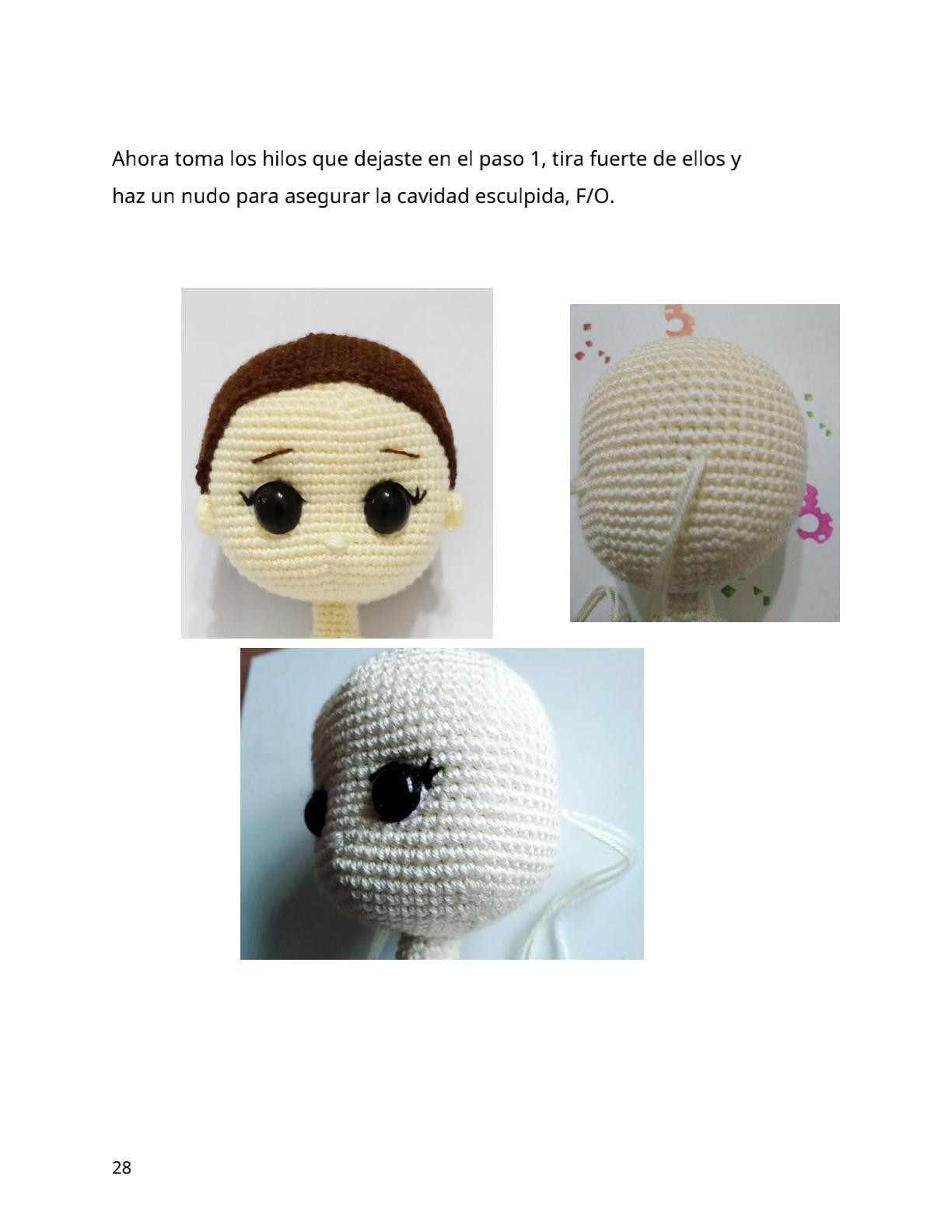 Muñeca Amigurumi con vestido azul y capa rosa para tejer a crochet