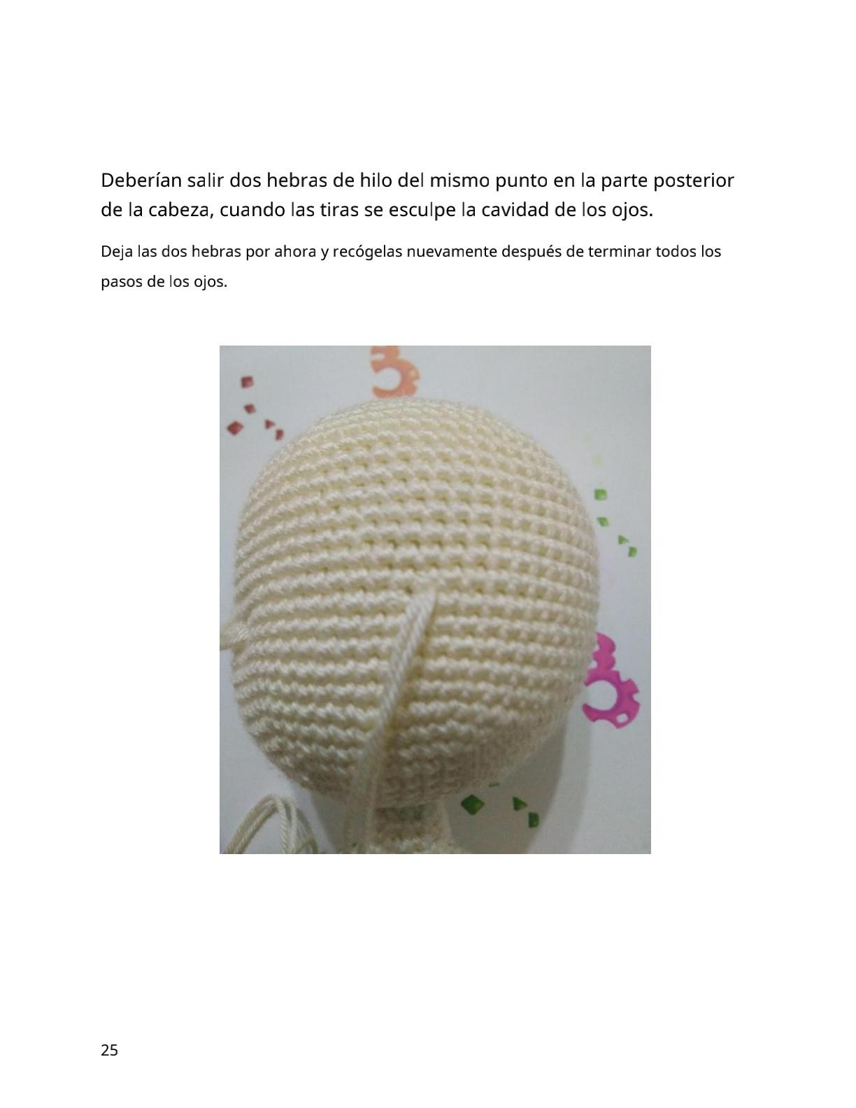 Muñeca Amigurumi con vestido azul y capa rosa para tejer a crochet
