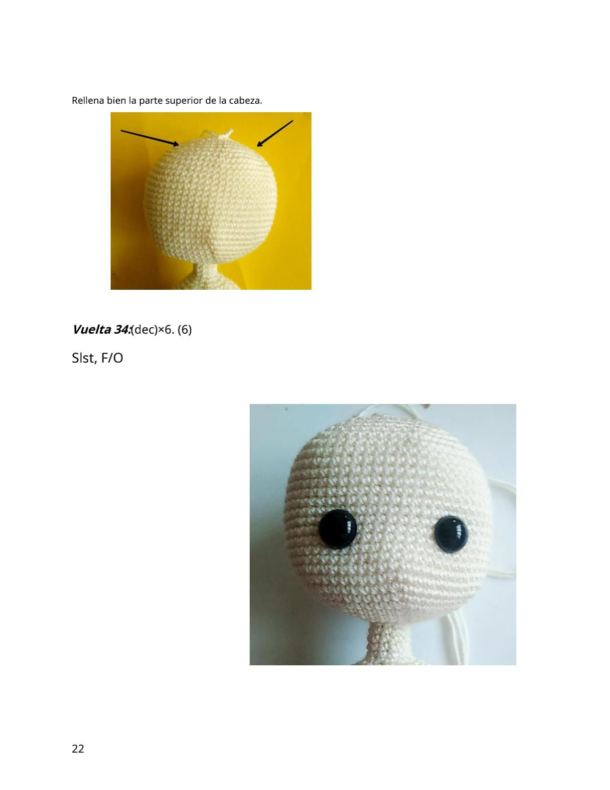 Muñeca Amigurumi con vestido azul y capa rosa para tejer a crochet