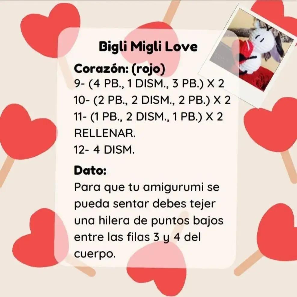 Muñecos de crochet adorables con corazones y lazos