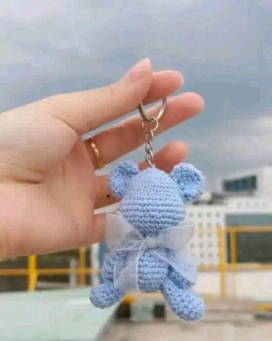 Osito de ganchillo adorable y sofisticado: patrón detallado para principiantes