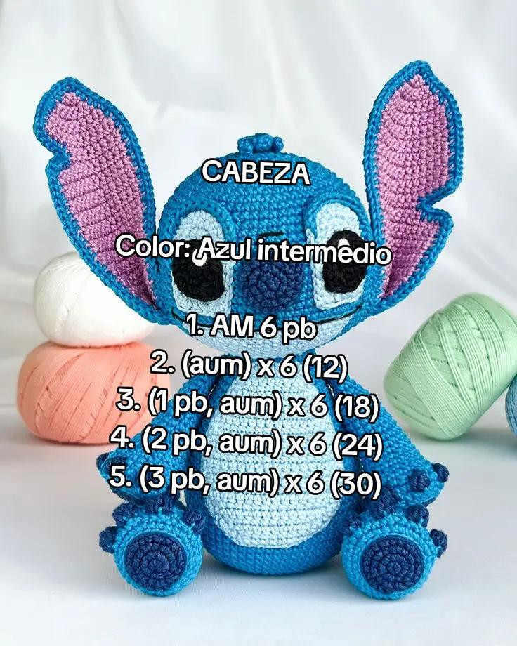 PATRÓN DE AMIGURUMI DE STITCH CON DETALLES REALISTAS Y OREJAS GRANDES