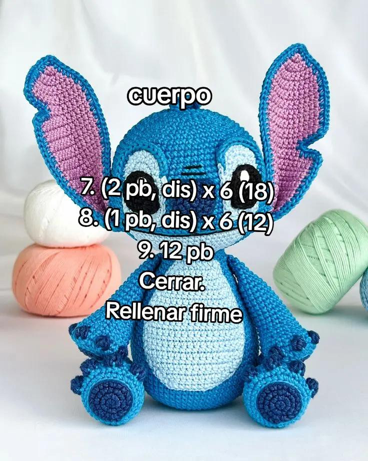 PATRÓN DE AMIGURUMI DE STITCH CON DETALLES REALISTAS Y OREJAS GRANDES