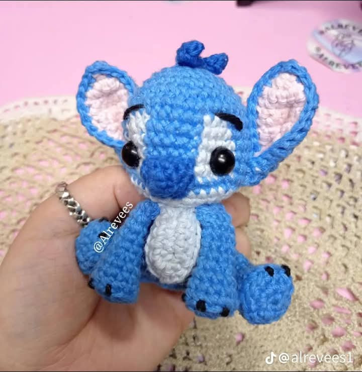 Patrón de amigurumi de Stitch para principiantes y expertos.