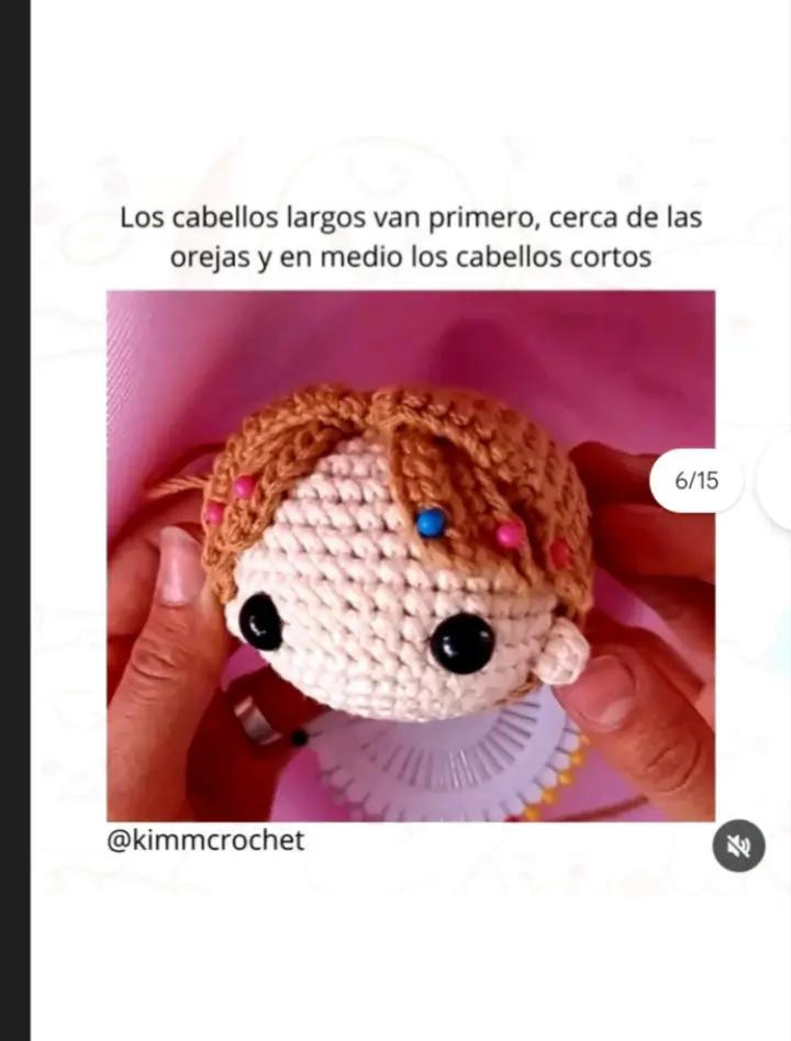 Patrón de amigurumi gratis: muñeco de crochet con orejas de conejo.