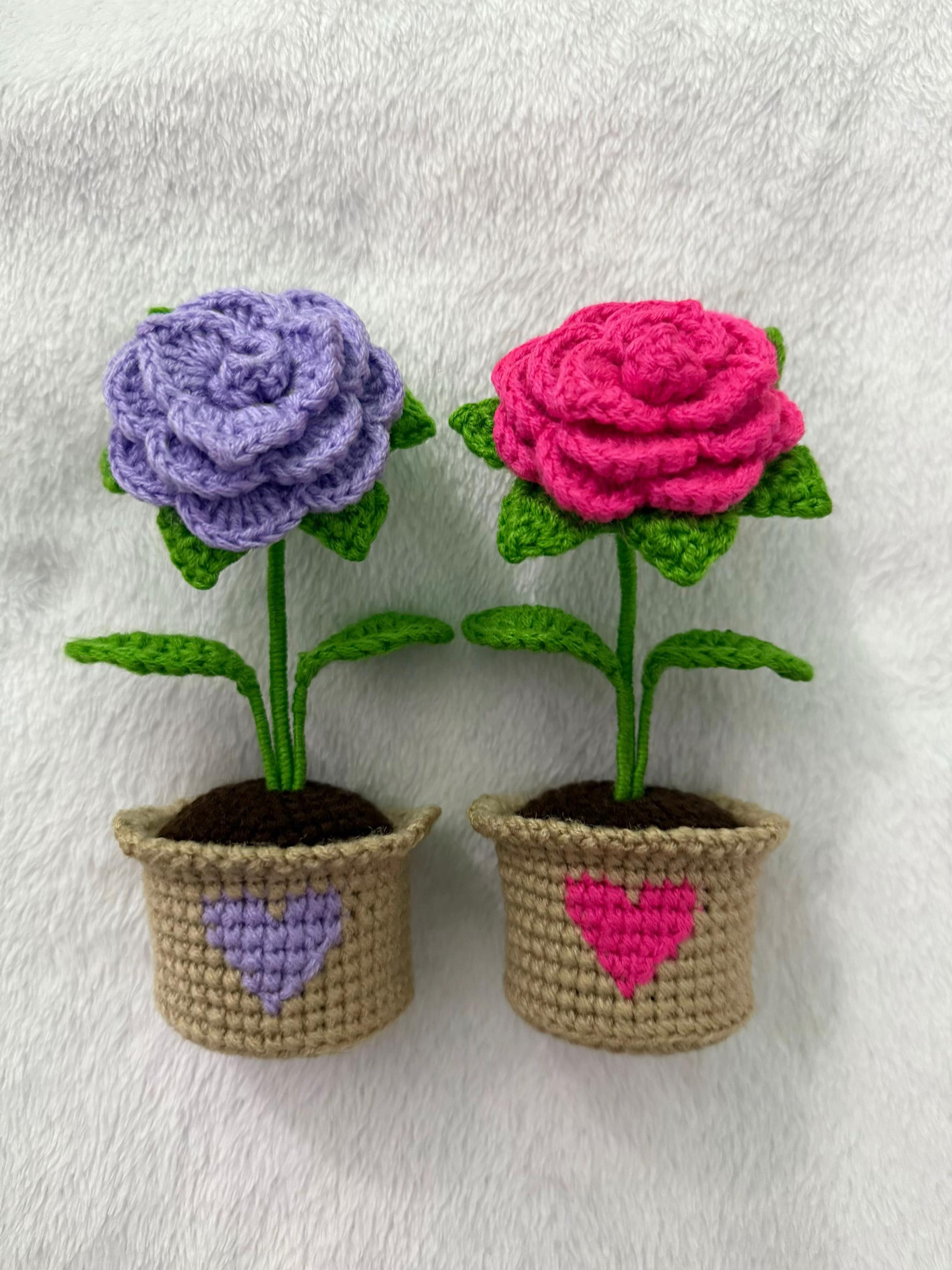 Patrón de Amigurumi: Rosa en Maceta con Corazón