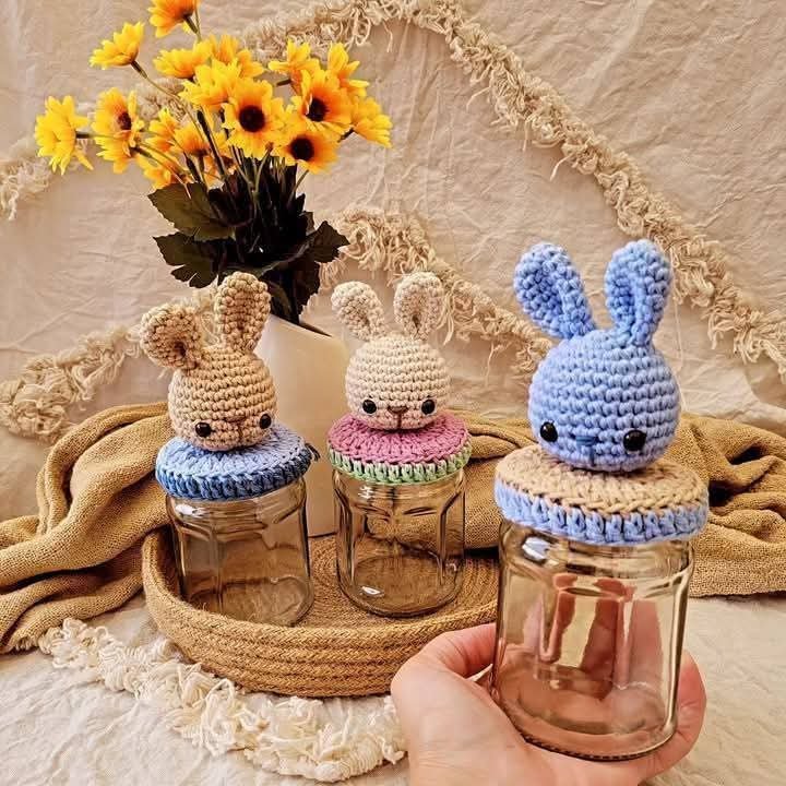 Patrón de crochet: Conejitos adorables para tapas de frascos
