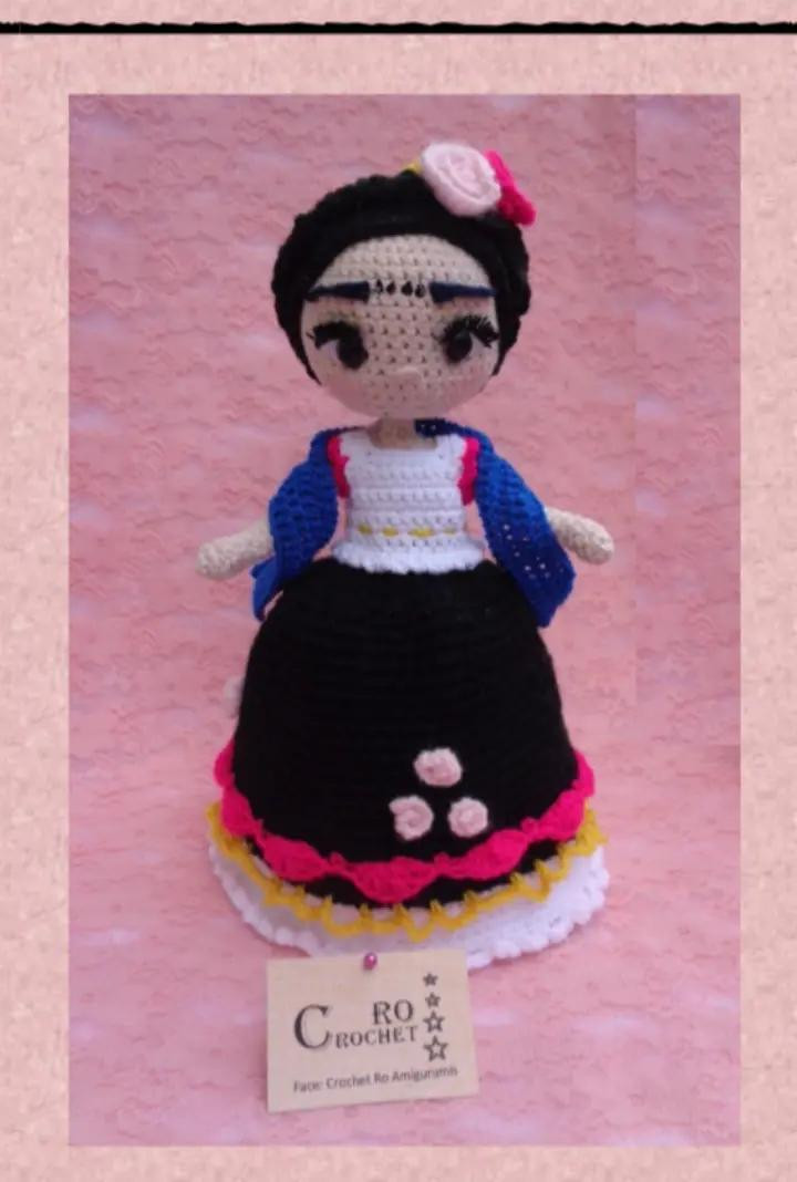 Patrón de Muñeca de Crochet Inspirada en Artista Famosa
