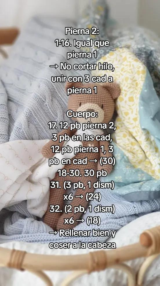 Patrón detallado para crear un osito amigurumi con materiales sugeridos