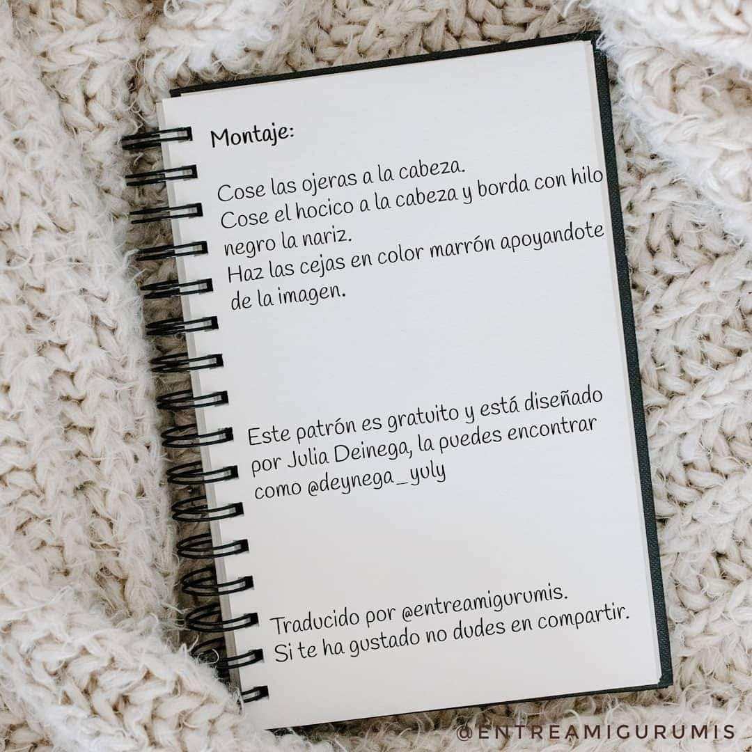 Patrón gratuito de sonajero de oso amigurumi para principiantes.