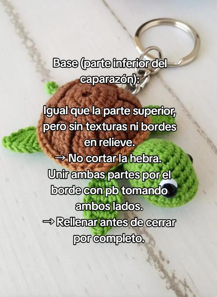 Patrón para Crear una Tortuga Amigurumi Llavero con Instrucciones Detalladas