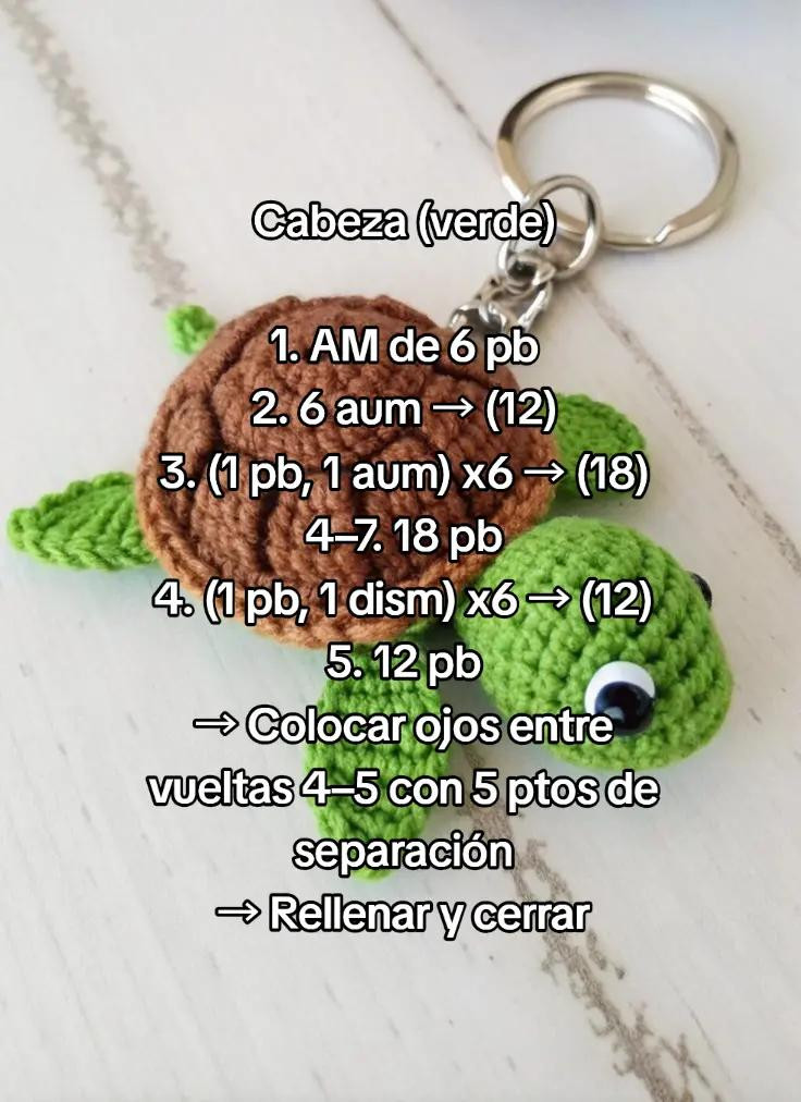 Patrón para Crear una Tortuga Amigurumi Llavero con Instrucciones Detalladas