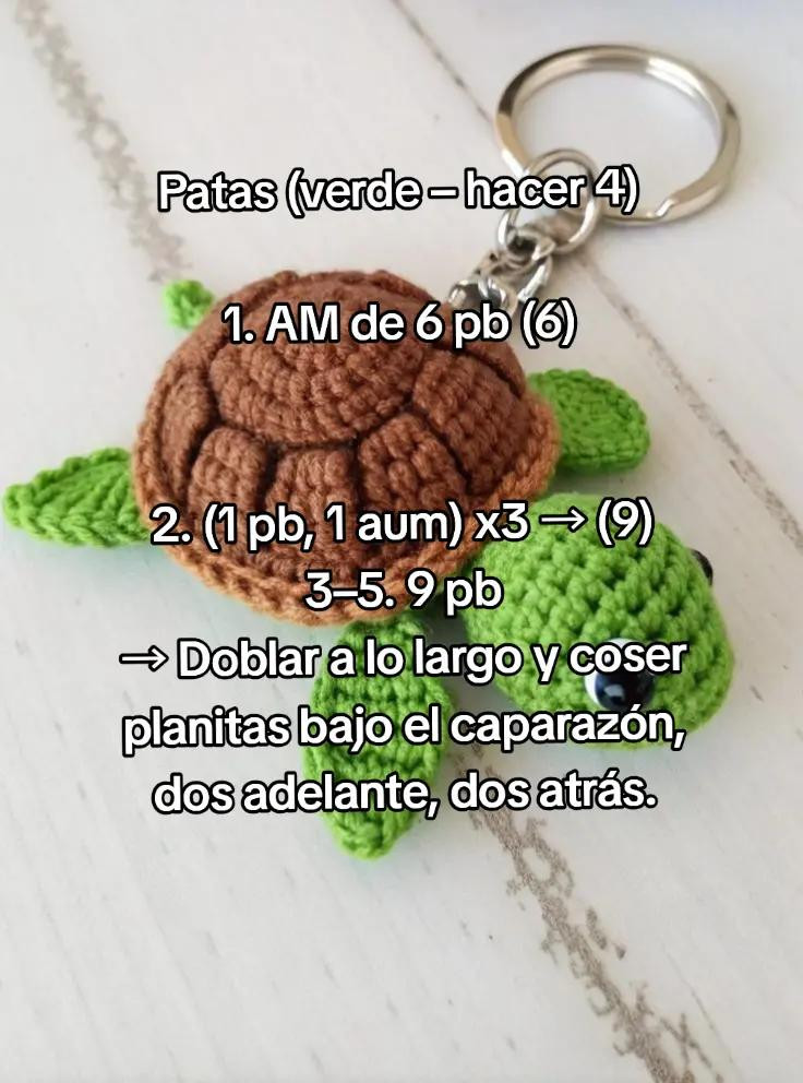 Patrón para Crear una Tortuga Amigurumi Llavero con Instrucciones Detalladas