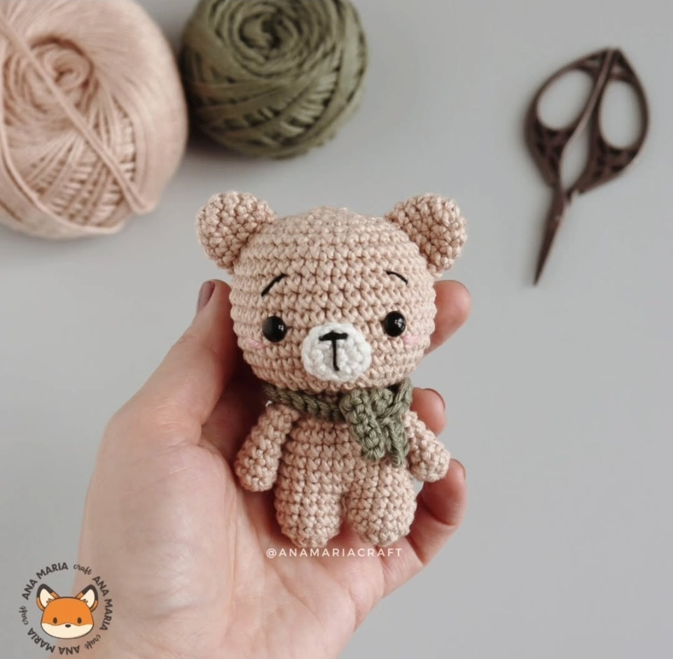Teddy de Crochê com Chapéu de Natal - Receita Grátis