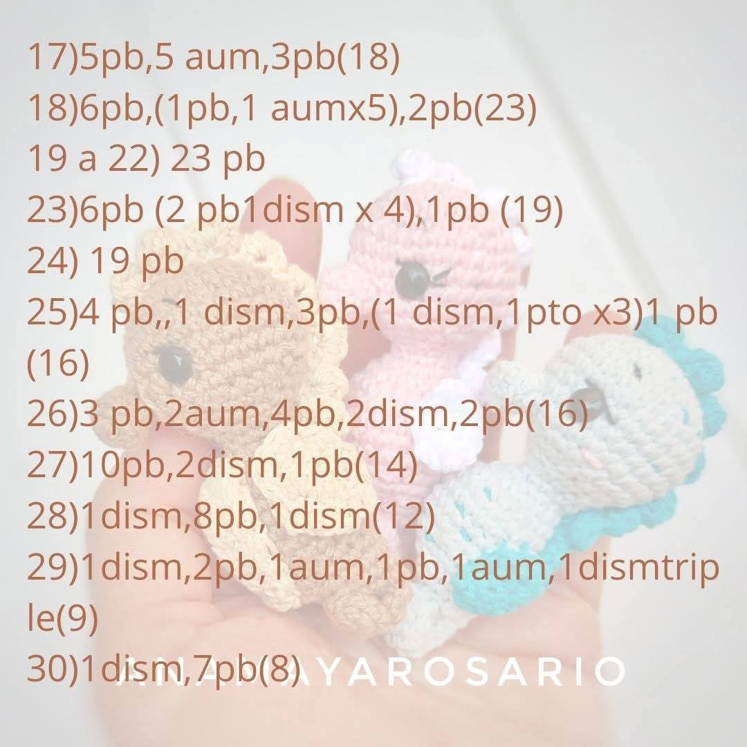 Trío de caballitos de mar amigurumi hechos a mano: patrón de crochet creativo