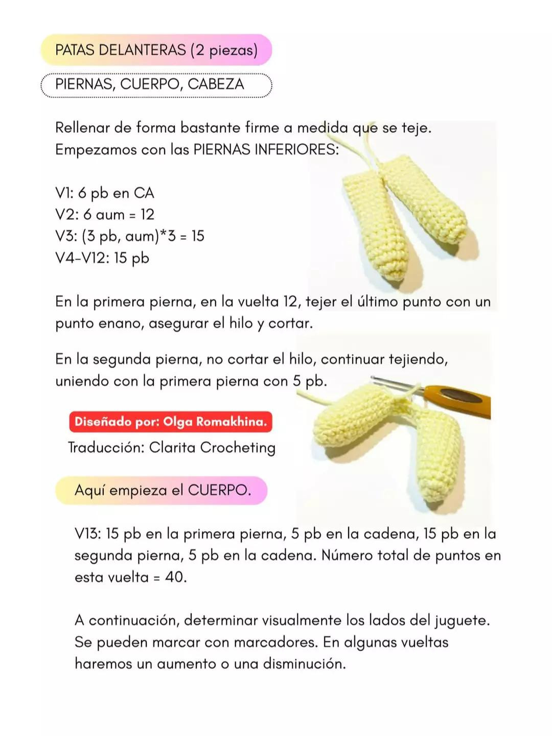 Una adorable liebre tejida con orejas esponjosas y vestimenta colorida