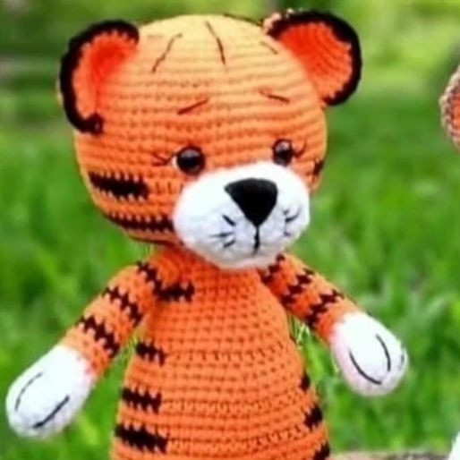 عروسک بافتنی ببر: الگوی ساده و زیبا برای مبتدیان