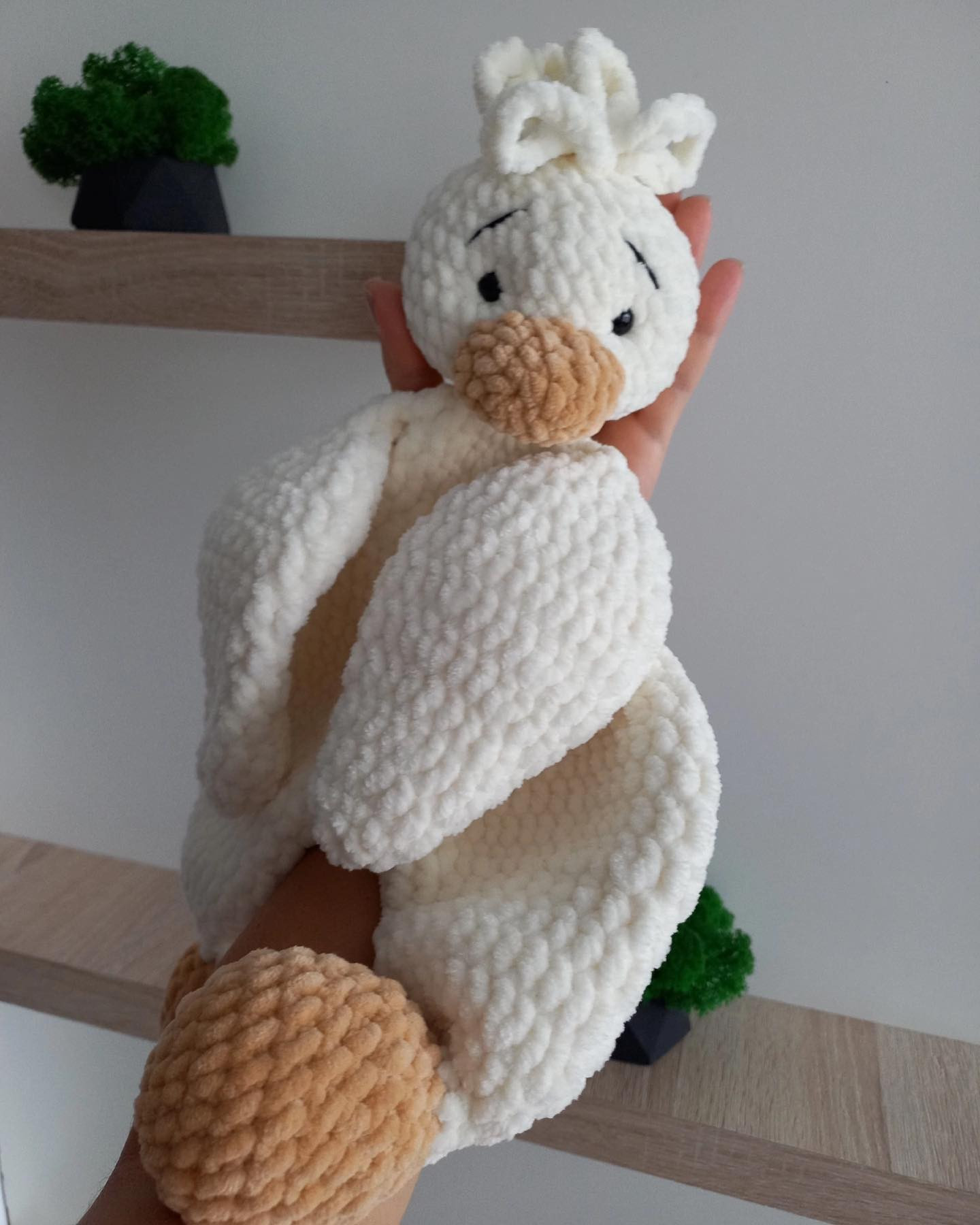 Изготовление мягкой вязаной игрушки в виде утёнка