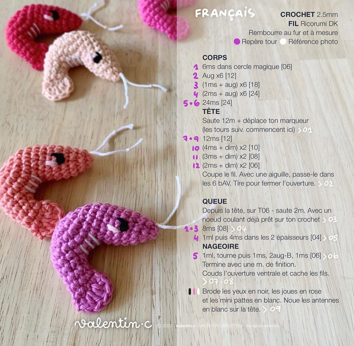Joli jeu de morpion au crochet avec chapeaux et crevettes colorés
