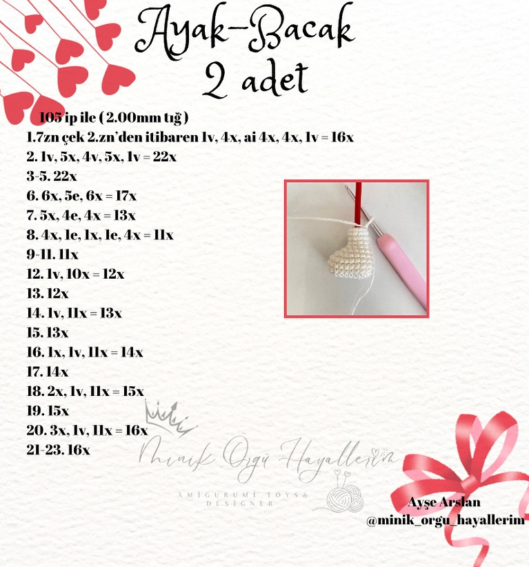 Kırmızı Fiyonklu Amigurumi Bebek ve Çiçek Buketi