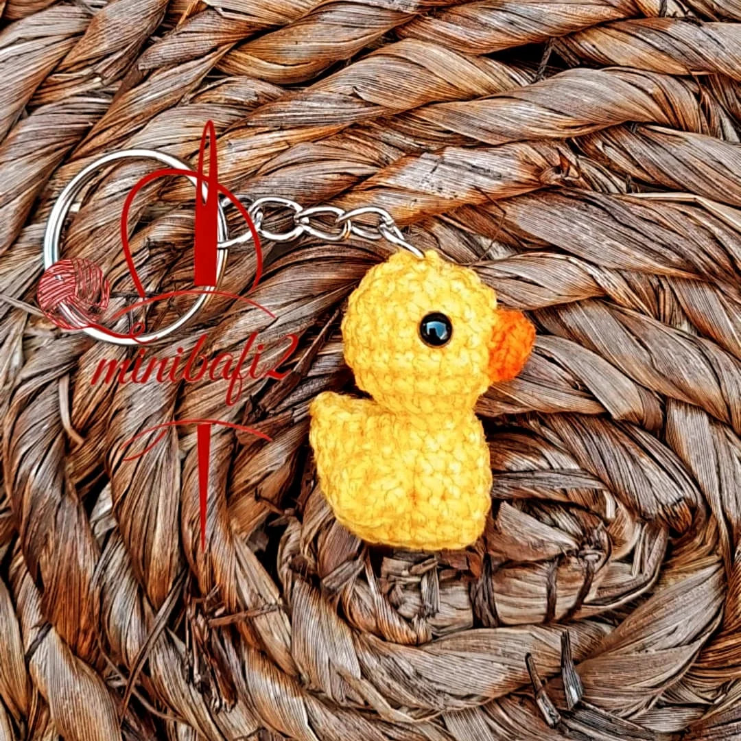 متناظر بافت عروسک قورباغه‌ای با الگوی ساده