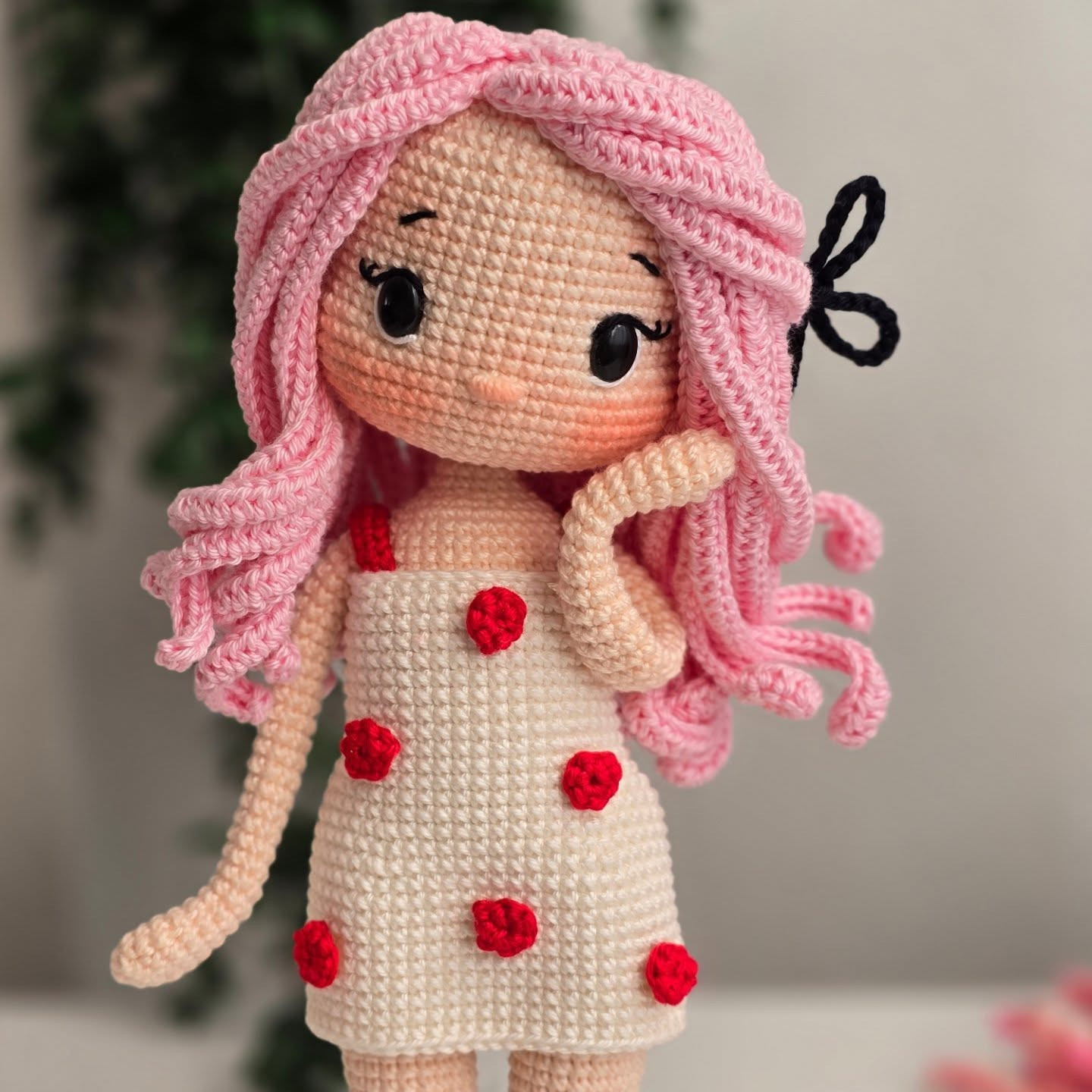 Pembe Saçlı Amigurumi Bebek Modeli: Tarzınızı Yansıtın