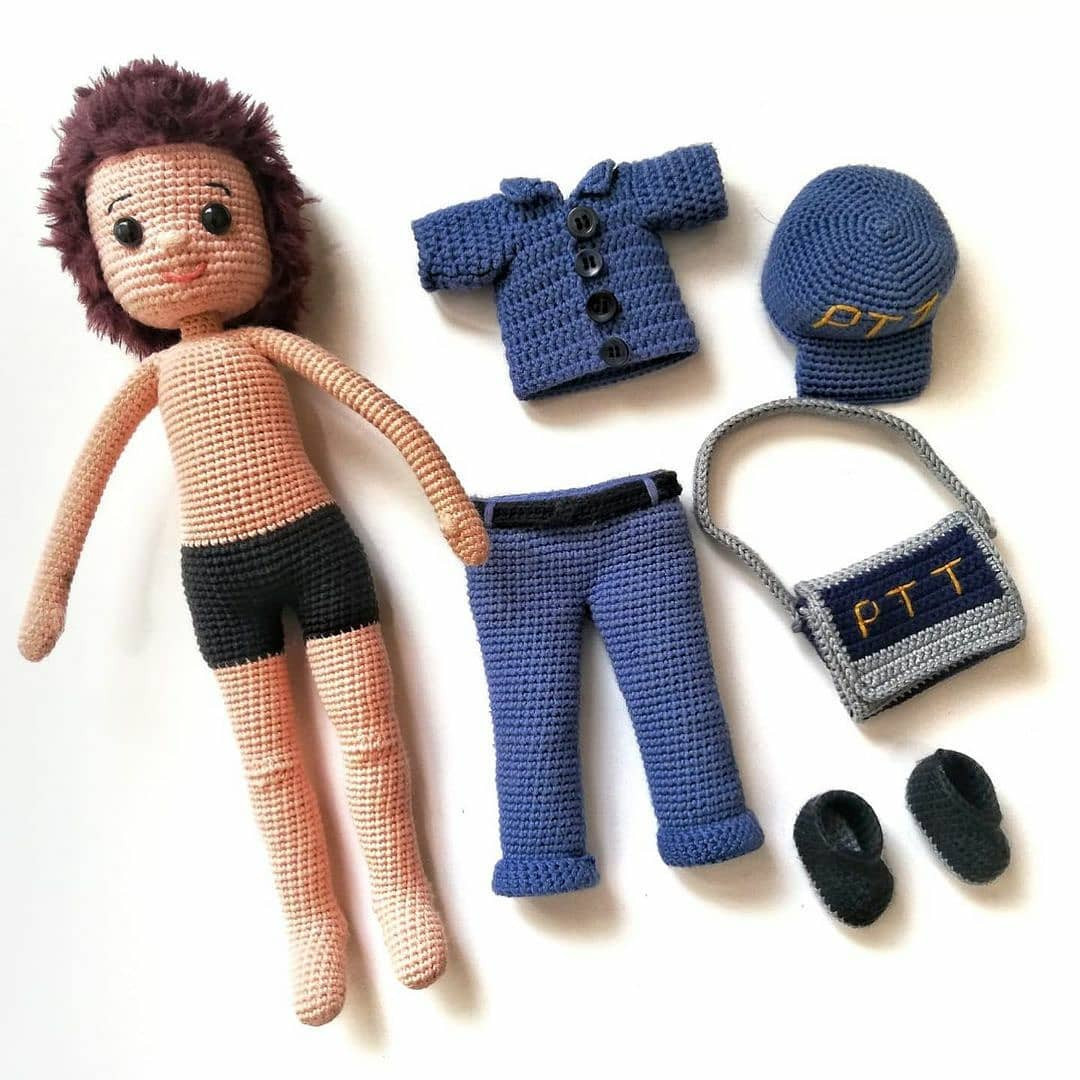 PTT Postacı Amigurumi Modeli: Sevimli ve Detaylı Örgü Oyuncak