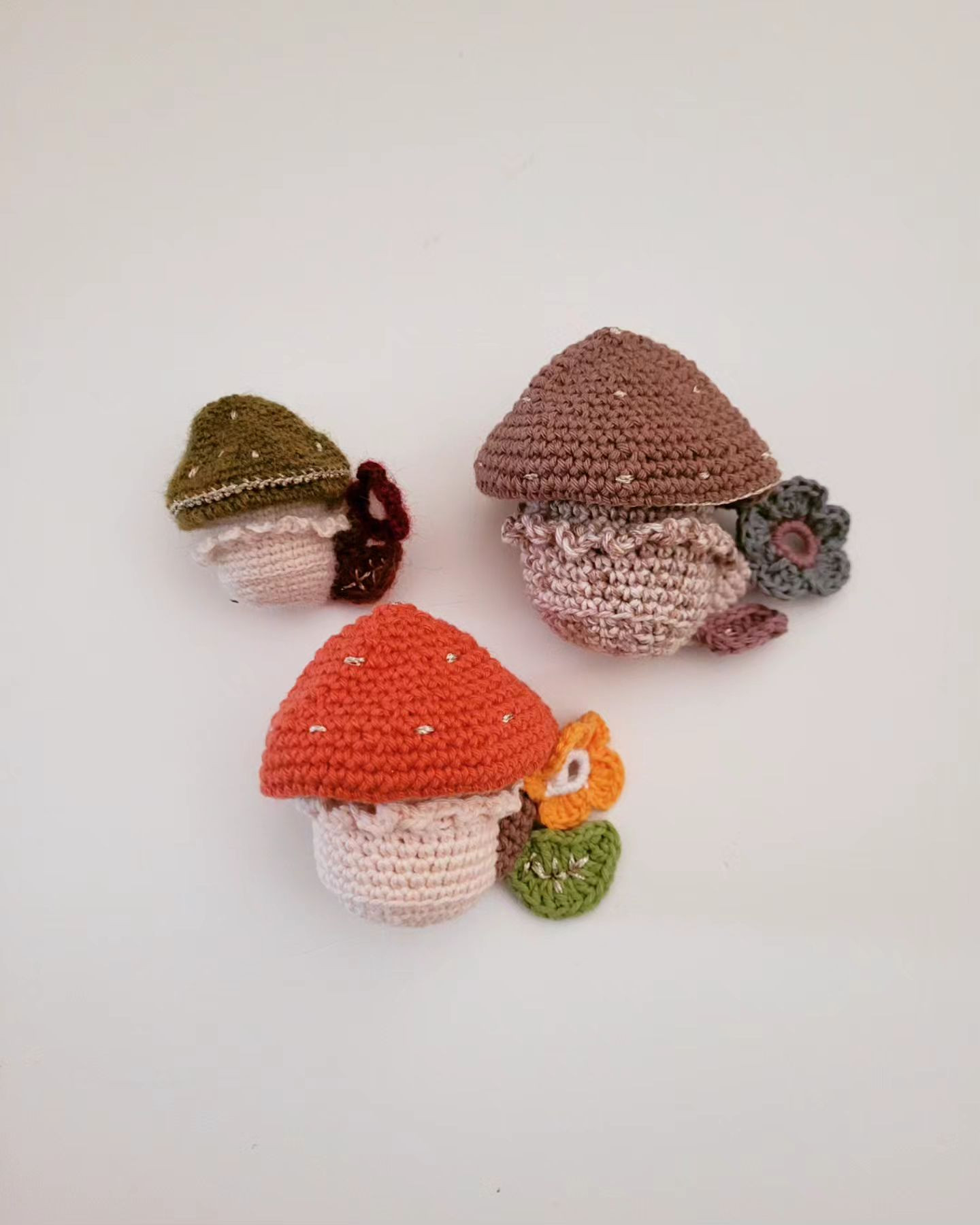 Tutoriel de crochet pour champignon et fleur colorée